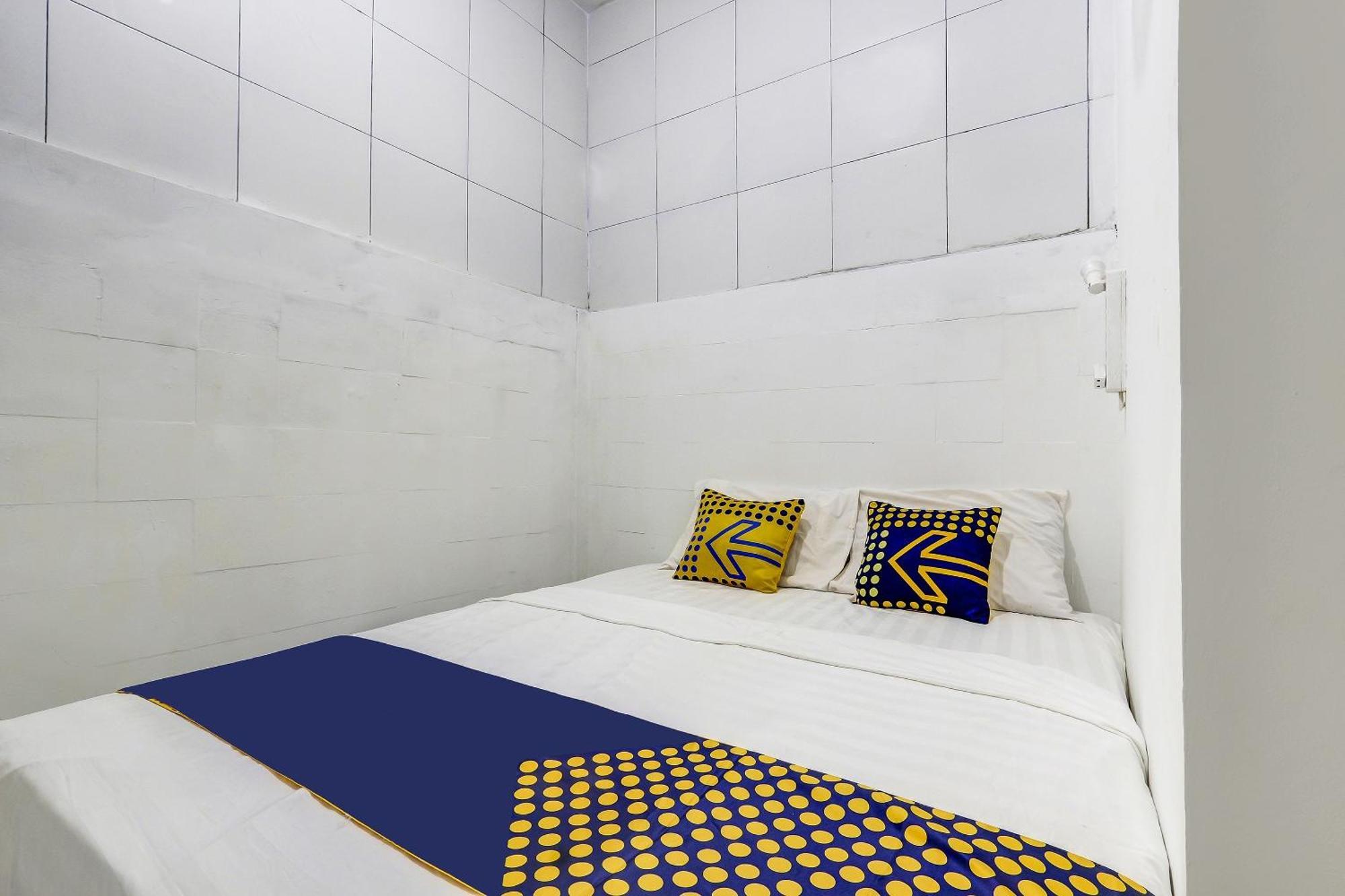 Hotel Spot On 90780 Gang Tengah Semarang